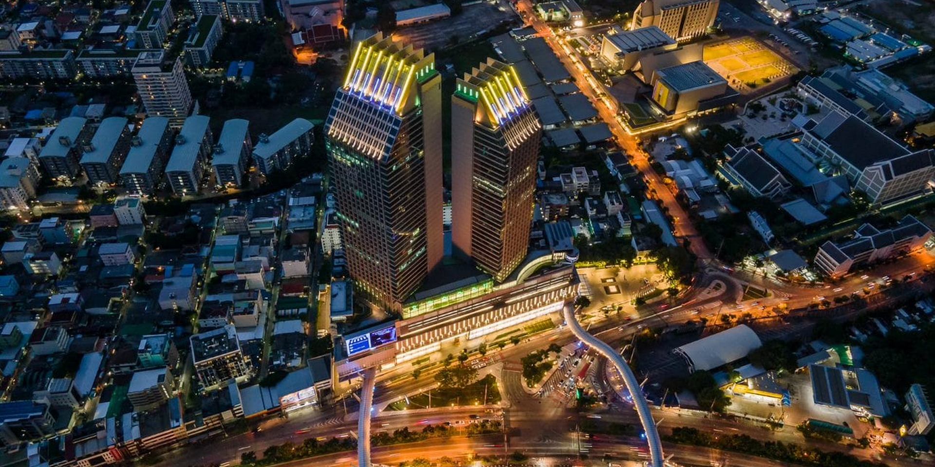 อาคารสํานักงานให้เช่า รัชดา, พระราม 9 CW Tower อาคารซีดับเบิลยู ทาวเวอร์ / อาคารไซเบอร์เวิร์ลด ทาวเวอร์ 