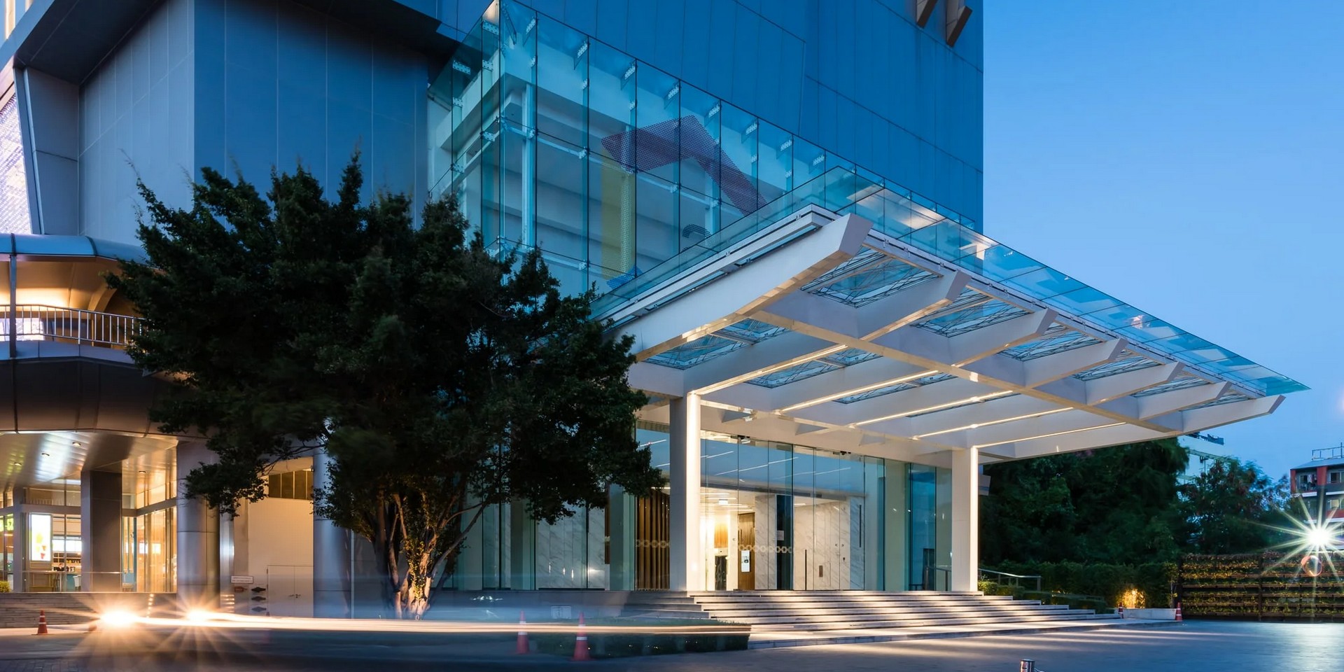 อาคารสํานักงานให้เช่า รัชดา, พระราม 9 CW Tower อาคารซีดับเบิลยู ทาวเวอร์ / อาคารไซเบอร์เวิร์ลด ทาวเวอร์ 