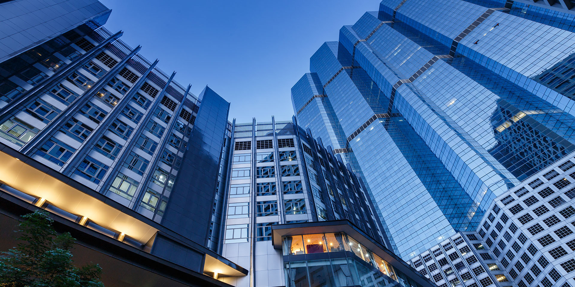 อาคารสํานักงานให้เช่า ออฟฟิศให้เช่า สีลม สาทร พระราม 3 อาคารเอ็มไพร์ ทาวเวอร์  Empire Tower