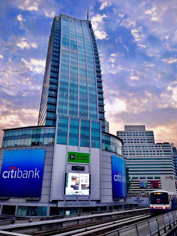 อาคารสํานักงานให้เช่า ออฟฟิศให้เช่า สุขุมวิท อโศก  อาคารอินเตอร์เชนจ์ 21 Interchange 21