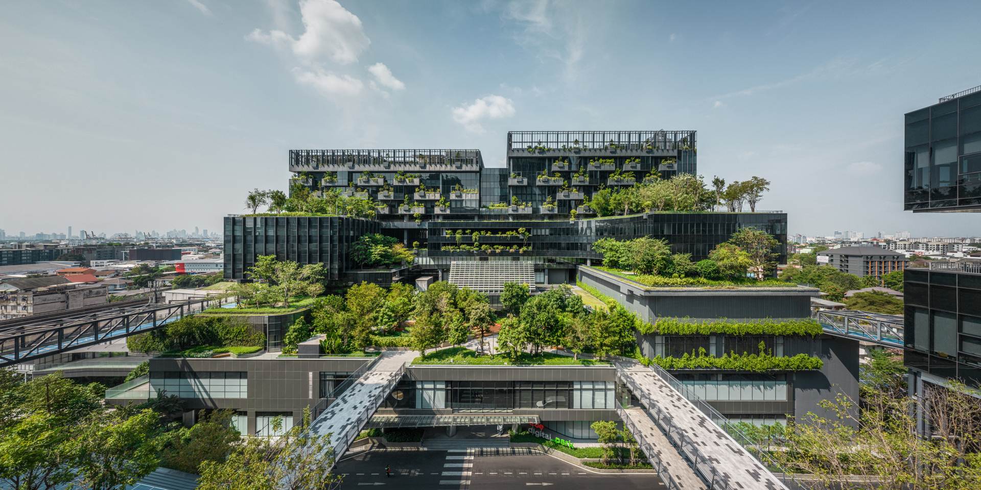  อาคารสํานักงานให้เช่า ออฟฟิศให้เช่า สุขุมวิท อุดุมสุข บางนา อาคารทรู ดิจิทัล พาร์ค True Digital Park East and West 